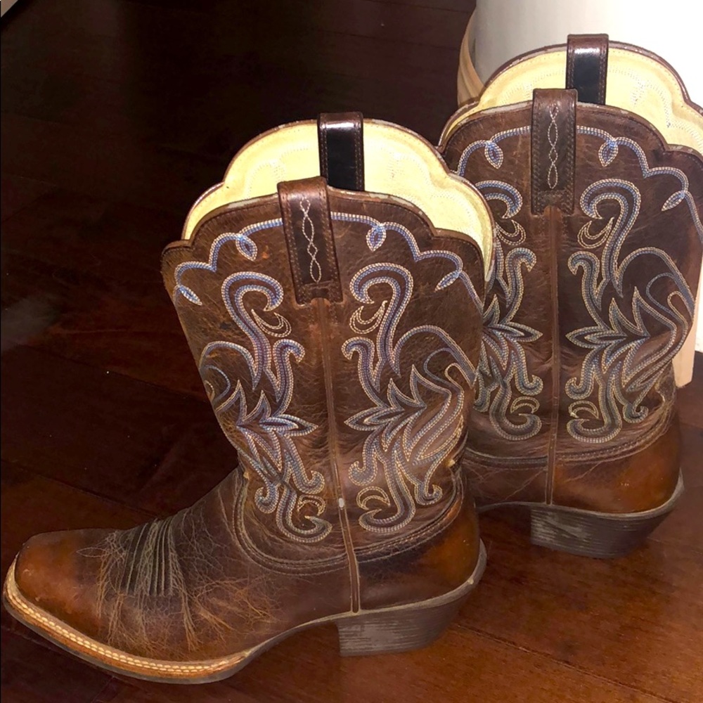 Women’s cowboy boots